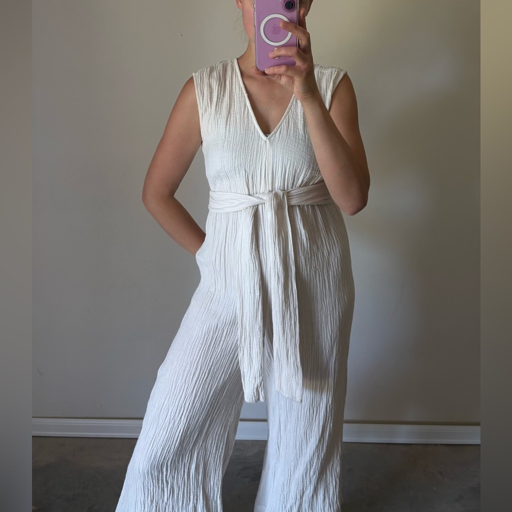 UO Cotton Gauze Sarafina Jumpsuit Women’s Size Small By Urban Outfitters Cream